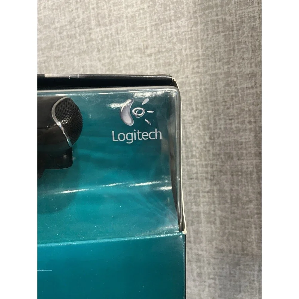 Logitech Webcam Pro 9000 High Definition HD Video Auto Focus Microphone